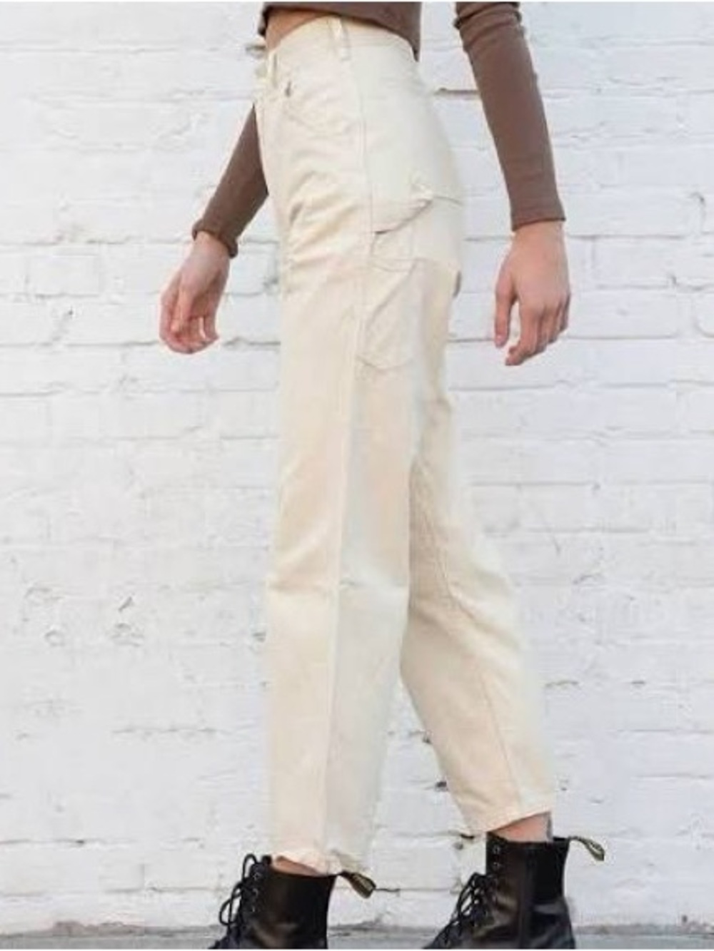 Brandy Melville Cream Straight-Leg Cargo Pants
